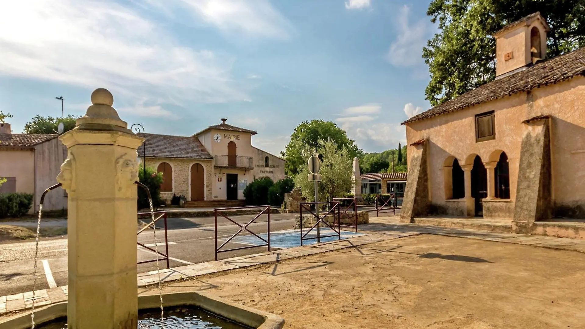 Lovely Villa In Saint-Antonin-Du-Var With Pool
